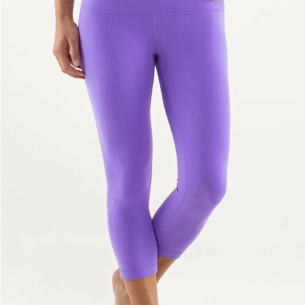 Lululemon Wunder Under Crop
Purple size 6 - Picture 2 of 8